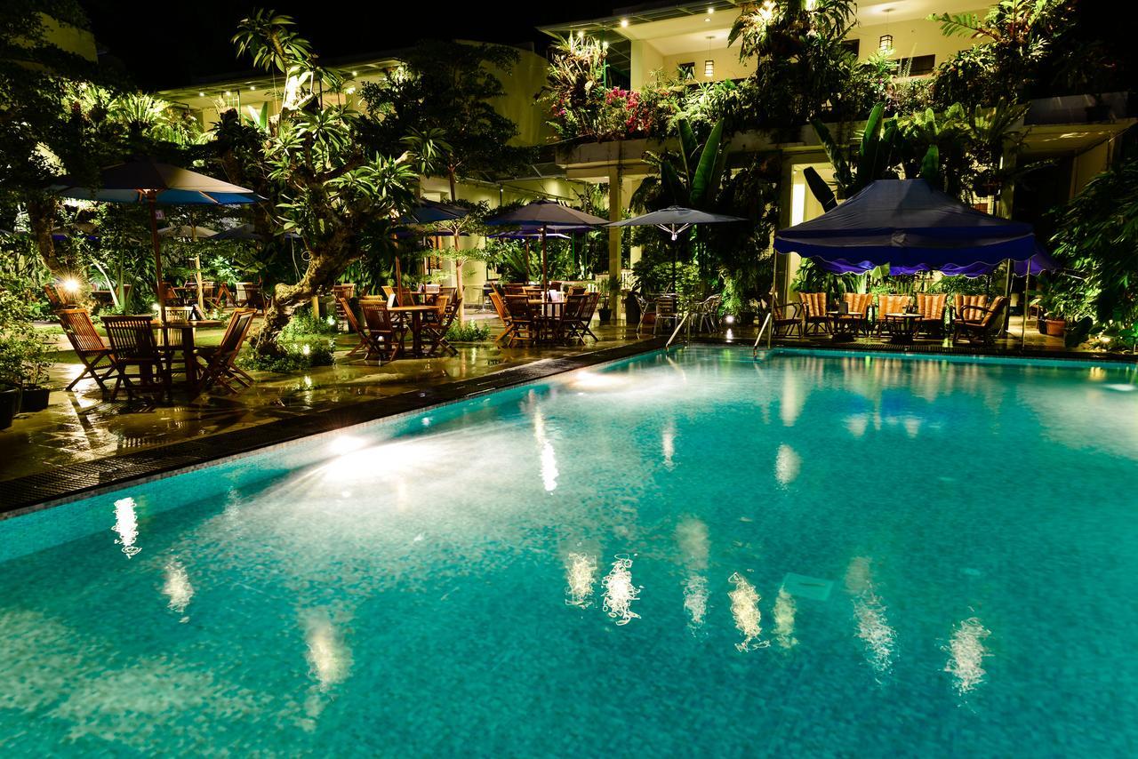 Atsari Hotel Parapat Eksteriør bilde